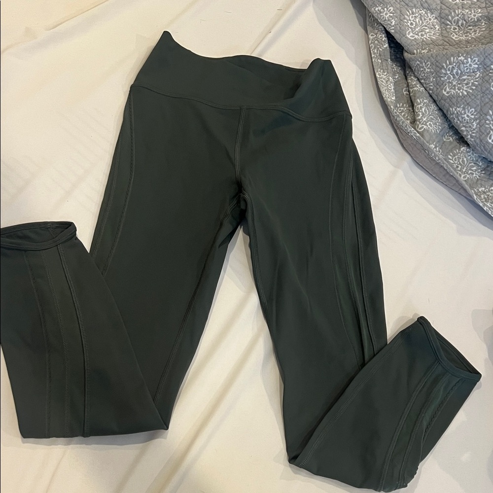 LULULEMON GREEN Leggings.
